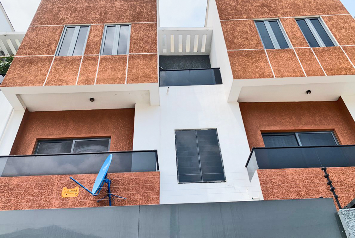 4 BEDROOM TERRACE HOUSE