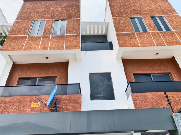 4 BEDROOM TERRACE HOUSE