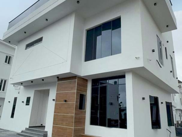 5 BEDROOM FULLY DETACHED SMART HOUSE